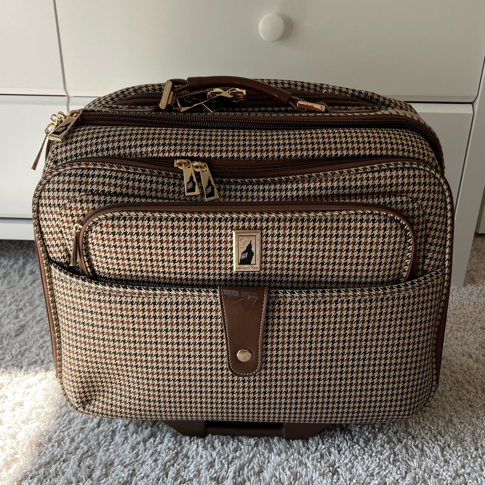 London Fog Underseater Bag